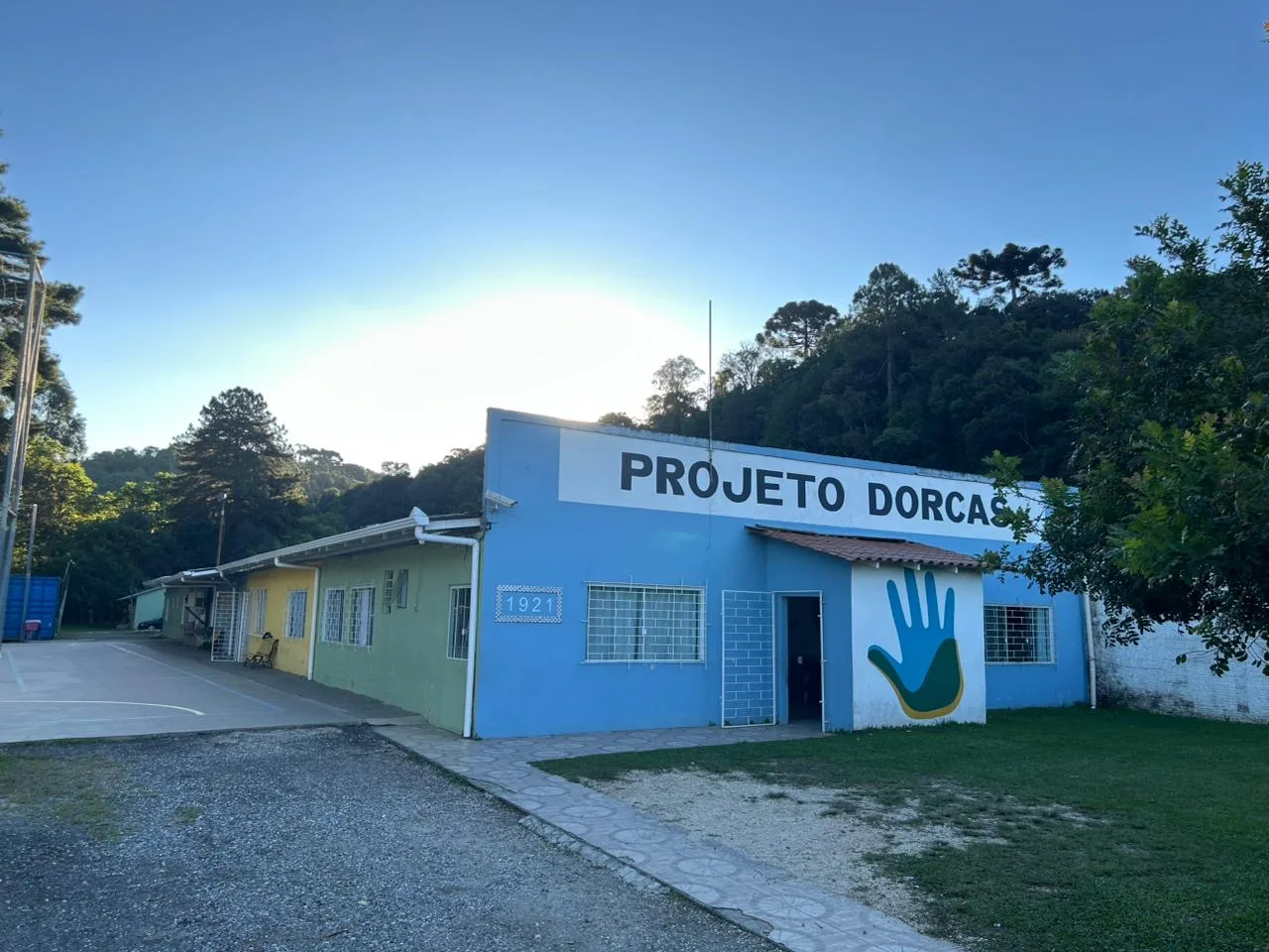 Projeto Dorcas headquarters seen from the street
